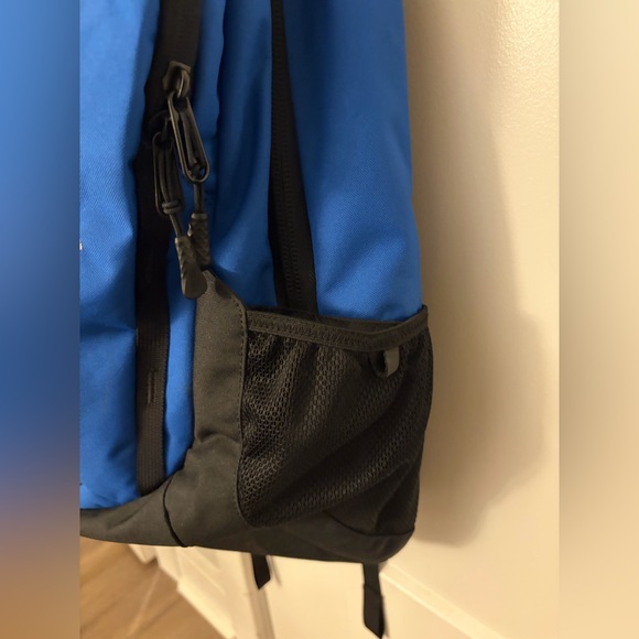 North Face BackPack - Picture 4 of 8